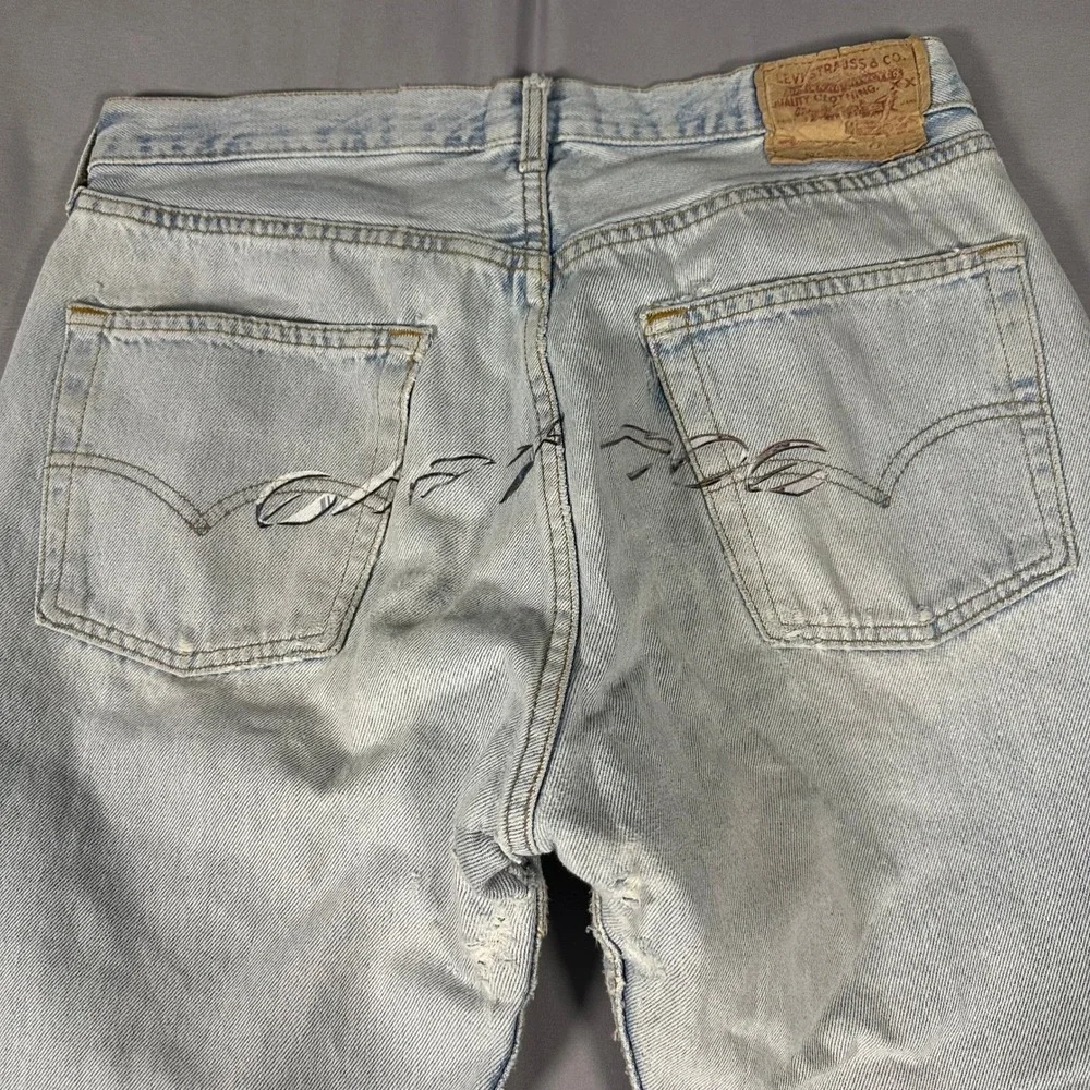 Levis light wash